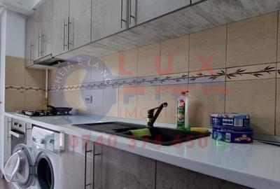 Apartament cu 3 camere decomandat în C5 - 3