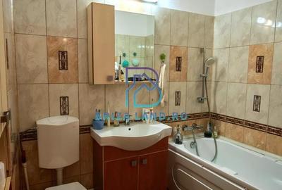 Doamna Ghica, bloc 2002, etaj 3/4, decomandat, doua bai - 15