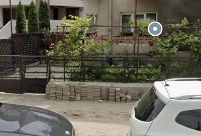 A 42 Proprietarul vinde apart 2 camere in vila linga Casa Memoriala George Bacovia, zona centrala - 2