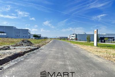 Teren de 9000 mp, în Vest