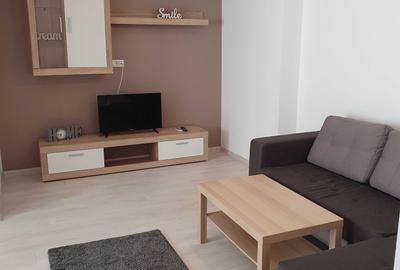 Apartament cu 3 camere semidecomandat în Central - 1