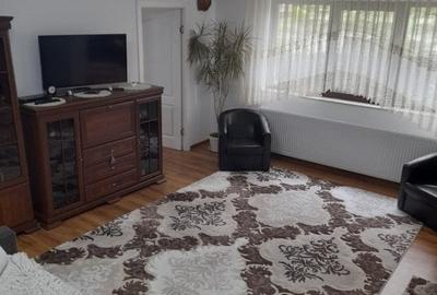 Casă individuală cu 5 camere în Central