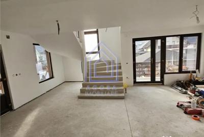 Casă cu 7 camere cu Teren 300 Mp în Central - 3