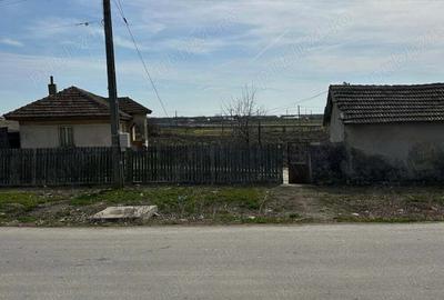 Casă cu 4 camere cu Teren 4276 Mp în Pecineaga - 1