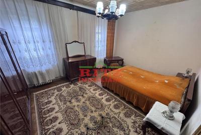Casa P 1E Pod S= 435 mp, teren 938 mp, pretabila clinica, gr - 18