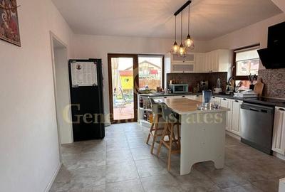 Casă individuală cu 4 camere cu Canalizare în Cristian - 9