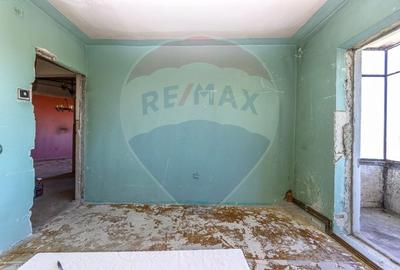 Apartament 2 camere/ 2 balcoane/de renovat-  zona Tractorul! - 21