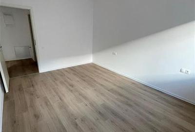 Apartament cu 2 camere decomandat în Tractorul - 3