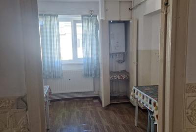 Apartament cu 2 camere decomandat în