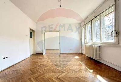 Apartament cu 3 camere decomandat în Andrei Mureșanu - 9