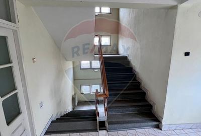 Casă individuală cu 15 camere cu Canalizare în Central - 5