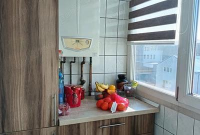 Vand apartament cu 2 camere semidecomandat - 1