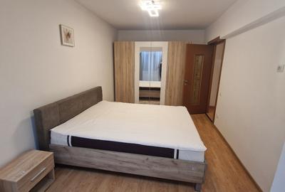 Proprietar, închiriez apartament cu 2 camere decomandat, zona Republicii - 5