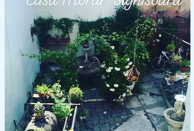 Casă cu 4 camere în Central - 1