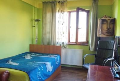 Casă cu 4 camere cu Teren 950 Mp în Central - 1