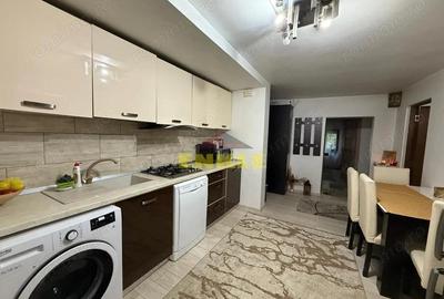 De vanzare apartament + teren generos in apropiere - 1