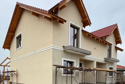 Casă cu 4 camere cu Teren 250 Mp în Central - 12