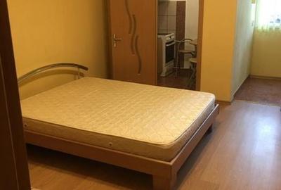 Garsonieră decomandată în Cotroceni