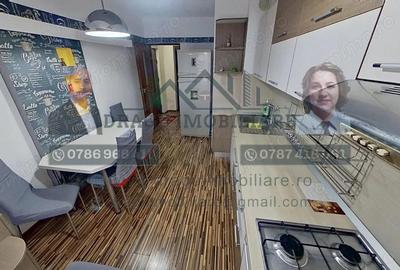 Apartament cu 4 camere decomandat în Central