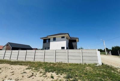 Casă cu 5 camere cu Teren 420 Mp în Oncea