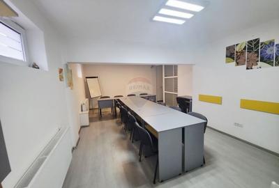 Spațiu comercial, de 68 mp, în Central - 3