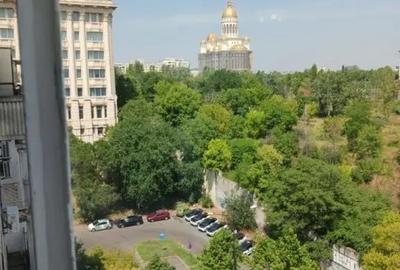 Apartament cu 3 camere decomandat în Libertății - 12