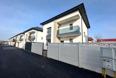 Casă individuală cu 4 camere cu Canalizare în Central - 2