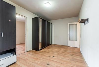 Apartament cu 2 camere nedecomandat, mobilat în Aurel Vlaicu