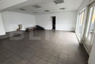 Spațiu comercial, de 77 mp, în Exterior Sud
