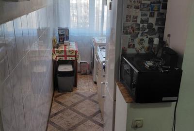 Apartament cu 2 camere semidecomandat în Craiovița Nouă - 2