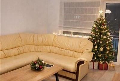 Apartament cu 3 camere decomandat, mobilat în Tractorul