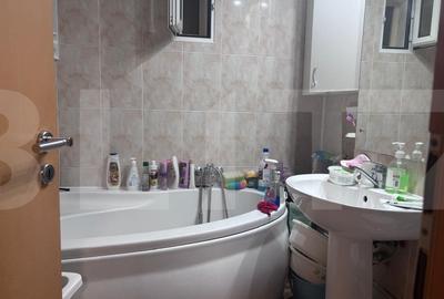 Apartament de vanzare, cu 3 camere, 55 mp, zona Lipovei - 3