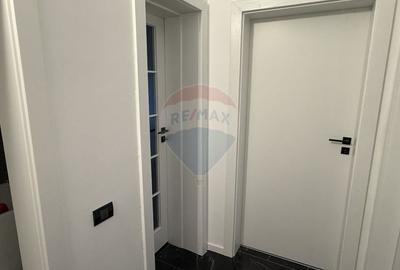 Apartament cu 3 camere semidecomandat în Dacia - 4