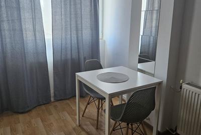 Garsonieră semidecomandată în Titan