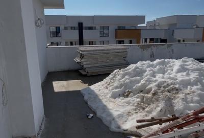 Penthouse cu 3 camere decomandat în Berceni - 9