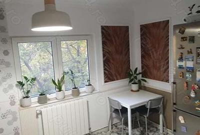 Vand garsoniera cf 1 decomandata 42 mn - 2