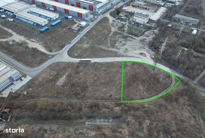 Teren de 3200 mp, în Tractorul - 1