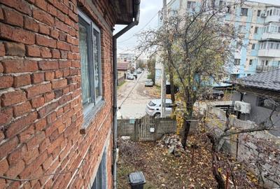 Casă individuală cu 6 camere cu Teren 270 Mp în Filiași - 2