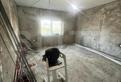 Casă cu 4 camere cu Teren 500 Mp în Central