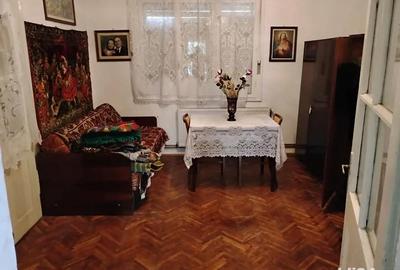 Casă cu 3 camere cu Teren 310 Mp în Grădiște - 1