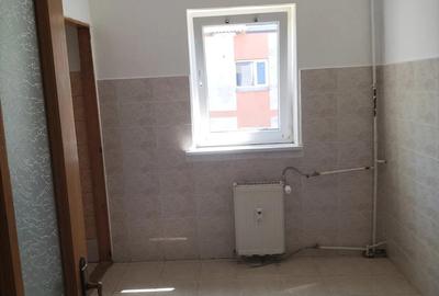 Vand apartament cu doua camere - 3