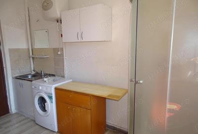 Camera de camin in Astra bloc izolat - 1