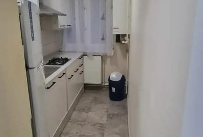 Inchiriez apartament 2 camere zona centrala micro 2, etaj 1 - 1
