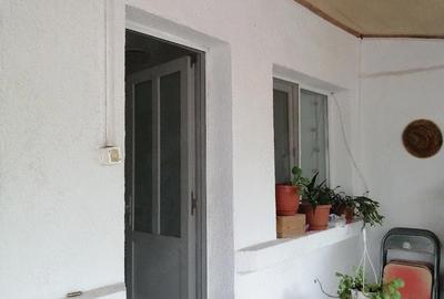 Casă cu 3 camere cu Teren 500 Mp în Central - 1