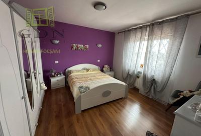 Casa de vanzare P+1 Vanatori,Vrancea - 2