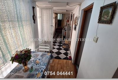 Apartament cu 4 camere decomandat în Central - 3