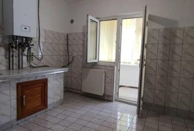 Apartament 3 camere, decomandat, etj 1; Micro 11; Certif. perf. energ.clasa A Pret negociabil. - 9