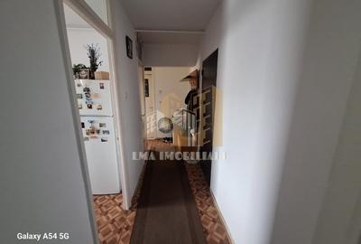 Apartament 2 camere decomandat Strada Bronzului Tractoru Brasov