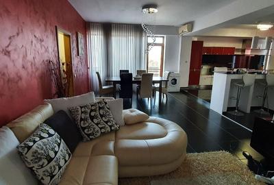 Penthouse cu 3 camere decomandat, mobilat în Elisabetin - 1