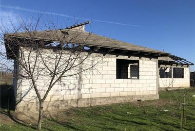 Casă cu 7 camere în Berteștii de Sus